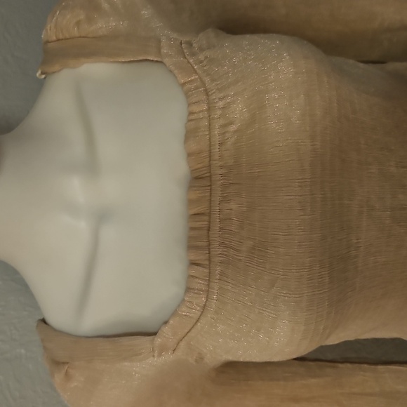 BLU PEPPER Gold Metallic Cream Smocked Peplum Long Sleeve Criss Cross Top - Picture 4 of 10